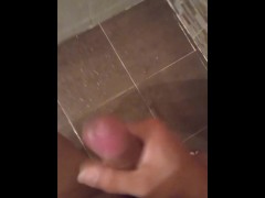 Una paja a nombre de mi vecina buenota