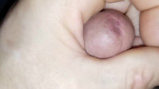 Masturbándome hasta que exploto por todo mi estómago