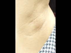 野外で汗をかいた脇の臭いを嗅ぎたい人！日本人女性の脇は酸っぱい臭い！ - Screenshot 3 of 16 - 素人