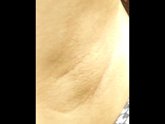 野外で汗をかいた脇の臭いを嗅ぎたい人！日本人女性の脇は酸っぱい臭い！ - Screenshot 4 of 16 - 野外