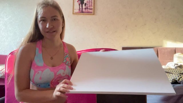 Painting a picture of my juicy ass. Masterpiece?