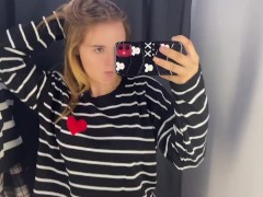 Essai sexy sans soutien-gorge transparent