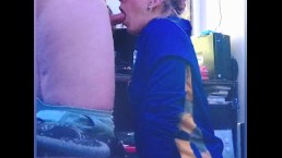 铁杆荡妇少女继妹将精液深深地吞入她火热的青少年喉咙 XXX!!