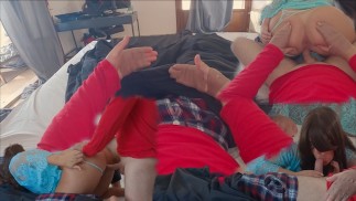 Мачеха-милфа ублажает своего травмированного пасынка, чтобы получить желаемую сперму