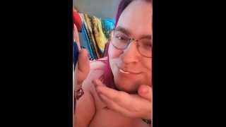 Chubby Trans Girl creamed par une canette