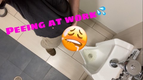 Peeing At Work💦