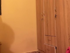 زوجي جابلي صاحبو ينيكني وهو قاعد يشلخعلينا