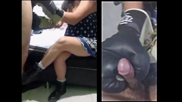 Фетишженка боксирует с яйцами и членом рабыни до тех пор, пока не кончит с кожаным боксом в боевых ботинках