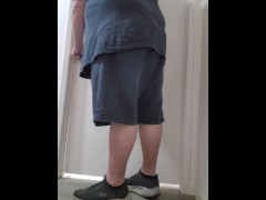 Bathroom locked - Screenshot 3 of 16 - Pee