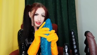 Femdom-Anal-Training für Dich. Fantasiere darüber, deinen Anus mit einem riesigen Spielzeug zu erwei