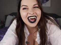 Hooking Up With a Vampire ft. Sydney Screams
