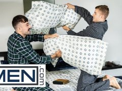 Pillow Fuck: Bareback / MEN / Mason Lear