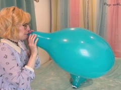 Same 14’’ Balloon, 1 Pre-stretched and 1 New (blow to pop, nail to pop)
