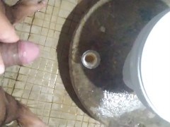 Piss into a high pressure glass เยี่ยวแรงดันสูง