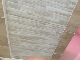 Me hago una paja al nombre de mi vecina