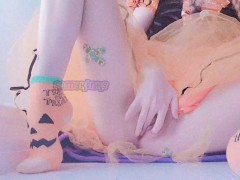 little halloween princess is a horny slut - Screenshot 4 of 16 - Pink Pussy