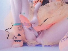 little halloween princess is a horny slut - Screenshot 6 of 16 - Amateur Solo