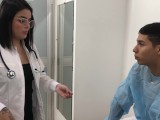 Doctor with huge ass helps her patient with his erection problem - in Spanish