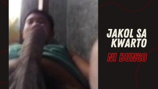 Nagjakol ako sa kwarto ni at pinanuod nya ko hanggang labasan (Part 2/3)