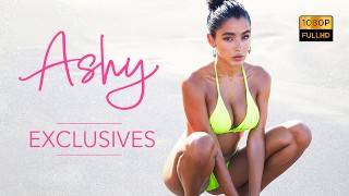 Beautiful Bikini Model Yoga Poses op Mexico Beach | ASHY EXCLUSIEFS