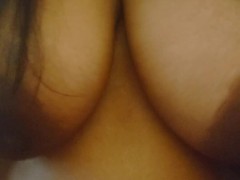 I'm pissing into a bottle and flashing my pussy on the bed.. මම මගේ වල් කිම්බෙන් බෝතලේකට චූ කලා 💦💦