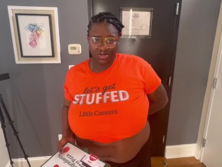 Ebony BBW Delivers Pizza and Gets a Tip