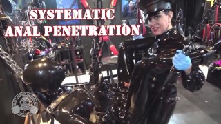 Systematische anale penetratie - Lady Bellatrix laat zien hoe de vrouwelijke Supremacy werkt met haar strapon