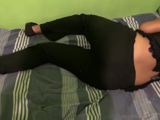 I HER IN MY BED AND SHE LETS HERSELF BE TOUCHED