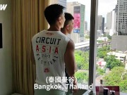 Preview 3 of 亞洲肌肉男騎著肉棒撫摸他的小陰莖 | 衝浪小哥