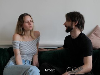 Nonton Amateur Francais - Jeu du goût, j'embrasse ma meilleure amie et je rigole avec elle (ENG SUB) Streaming HD
