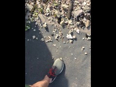 Мастурбация - это не преступление! Летом можно и нужно дрочить где угодно. Дрочка на крыше панельки) - Screenshot 5 of 16 - Dick