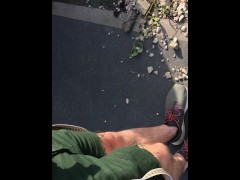 Мастурбация - это не преступление! Летом можно и нужно дрочить где угодно. Дрочка на крыше панельки) - Screenshot 6 of 16 - дрочка