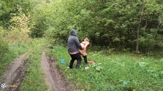 Mommy Had A Fuck With A Stranger Who Entered Her After Going Mushroom Hunting In The Forest