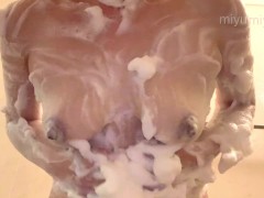 立ちオナニーで、ま◯こ広げてズボズボしたら、大量潮吹きしちゃった💦 - Screenshot 1 of 16 - Clitoris