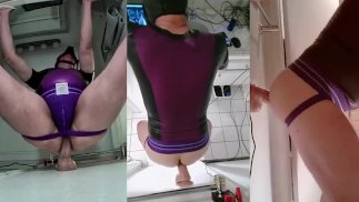 Огромный фаллоимитатор играет щенка в латексе