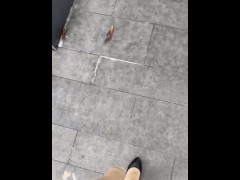 OL伪娘衬衫包臂裙肉丝细高跟路边脱下内裤拿在手里 - Screenshot 10 of 16 - Office Lady