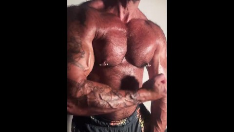 Smooth Thick Muscle Daddy Flexing