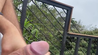 Большая выпуклость члена @ публичный фетиш \ эксибиционист