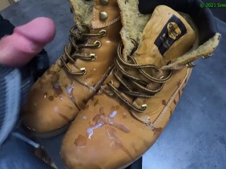 14 Cumshots on Docker Boots