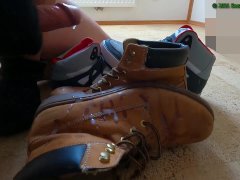 14 Cumshots on Docker Boots (quick)