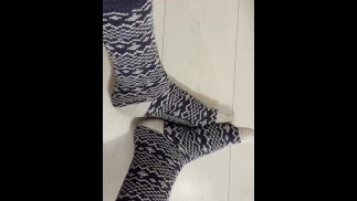 Mes pieds dans des chaussettes d'hiver