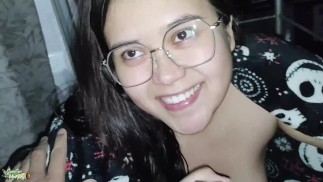 Delicious pijpbeurt op het balkon (ik hou van exhibitionisten)