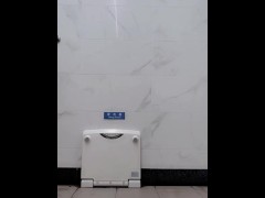 【伪娘】在高速公路的休息区厕所慰菊肛交 6/16