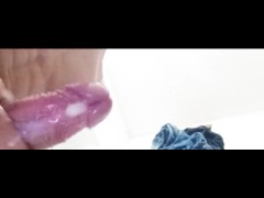 VIGILANTE SE MASTURBA EN EL BAÑO DE SU SITIO DE TRABAJO, NO AGUANTÓ Y DERRAMA LECHE EN EL BAÑO😈🤤🔥