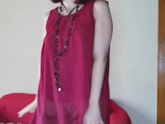 dans ma robe rouge, tes doigts glissent en dessous