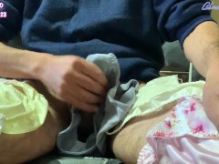 [オナニー記録23] 今まで集めたパンティ全部ちんぽに巻き付けながら変態淫語オナニーしちゃいました😍いろんなおまんこの匂いがして最高でした😍 - Screenshot 2 of 16 - パンティ 匂い