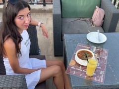 Официант ошибся с заказом, а я забыла кошелек и пригласила его к себе домой ... - Screenshot 2 of 16 - Restaurant Waiter