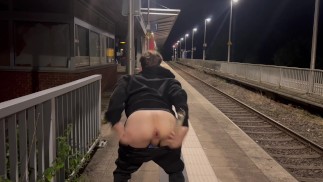 Compilation de godes anal publics en plein air risqués