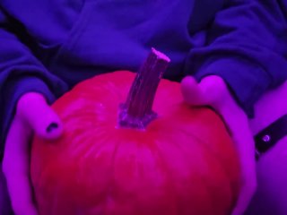 BREAKING NEWS  TWINK FUCKS PUNPKIN AND CUMS ON MONITOR