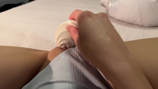 用第一人称手淫湿漉漉的阴部 *-*